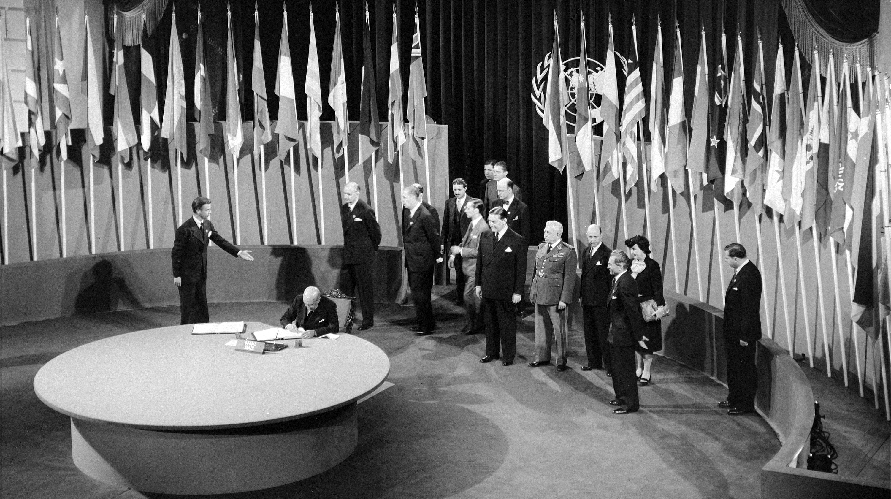 Устав оон дата. Конференция Объединенных наций в Сан-Франциско 1945. Конференция в Сан Франциско 1945. ООН 1945. Сан-Францисская конференция устав ООН.