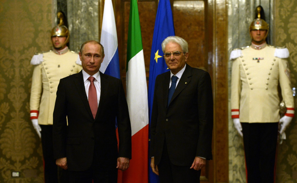 Vladimir_Putin_with_Sergio_Mattarella_2015-06-11.jpg